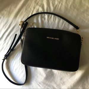 (SOLD) Authentic MK Black Jet Set Chain Crossbody